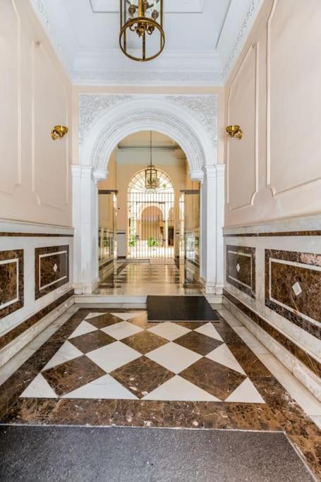Apartamentos Rg, San Vicente 22 Sevilla Eksteriør bilde